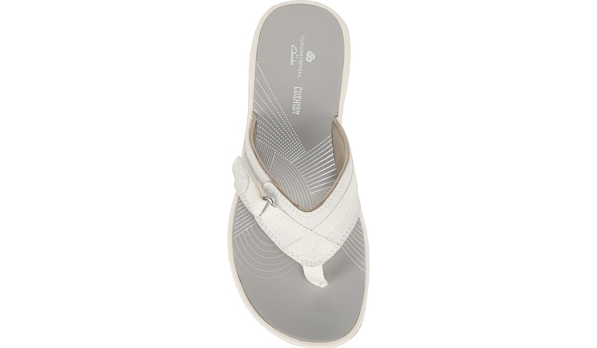 Clarks Women's Breeze Sea Cloudsteppers Flip Flop Sandal | Famous ...