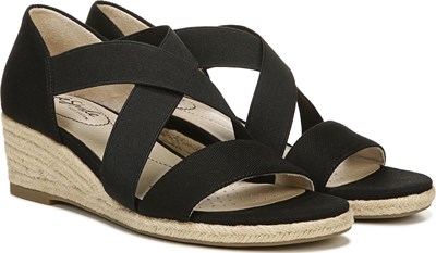 Women's Sandals, Flip Flops and Slides, Famous Footwear Canada