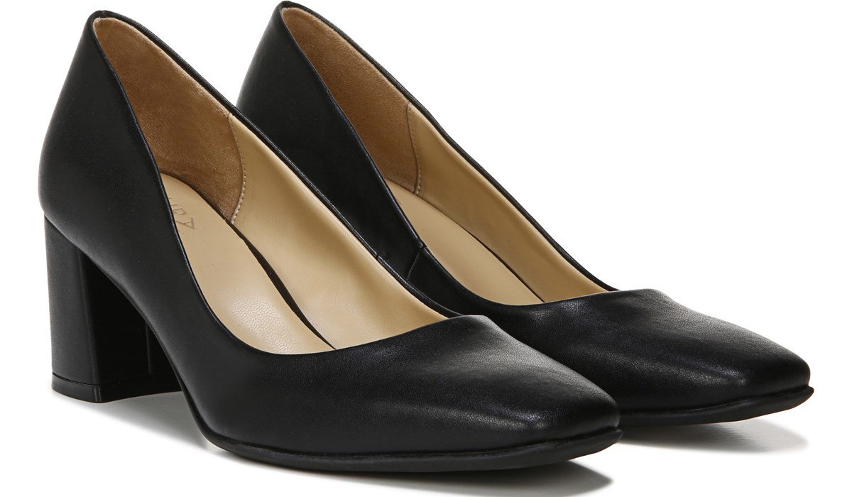 Naturalizer pumps deals wide width